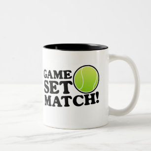 Spel, set, match tweekleurige koffiemok