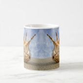 Spider Conch Shell sur Sandy Beach Mug (Centre)