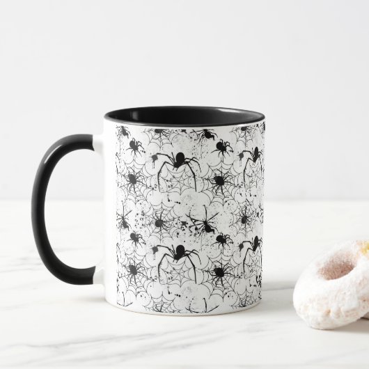 Spiderweb Pattern Halloween  Mok (Met donut)