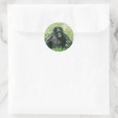 Spierbonobo in het gras ronde sticker (Tas)