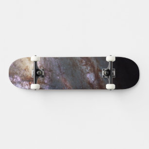Spiraal Galaxy NGC 3627. Skateboard