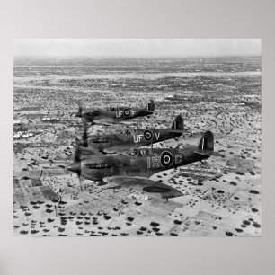 Spitfire-jachtvliegtuigen boven Afrika, 1943. Oude Poster