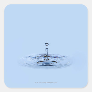 Splashende waterdruppel (druppel) die in water val vierkante sticker