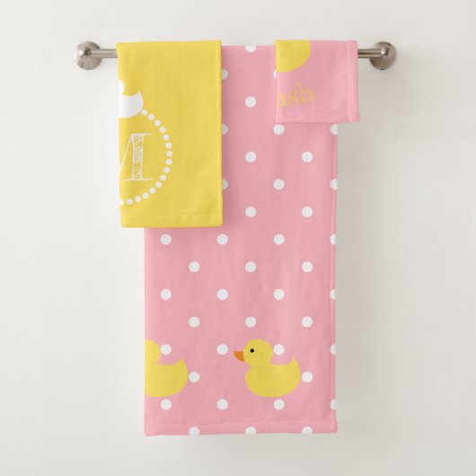 Splish Splash Rubber Ducks Monogram Bad Handdoek (Insitu)