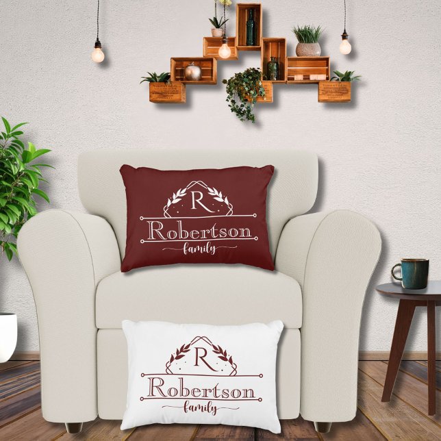 Split Monogram Family Name Deep Burgundy Frame Accent Kussen (Creator heeft geüpload)