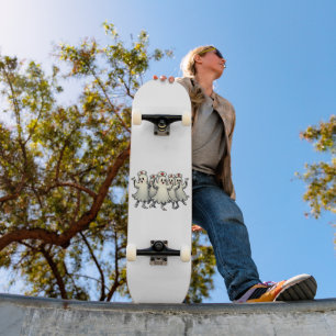 Spookachtige Halloween-spoken in verpleegpakken Skateboard