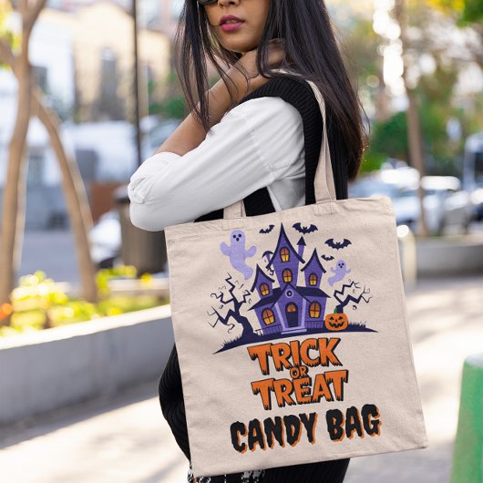 Spookhuis met geesten en vleermuizen tote bag