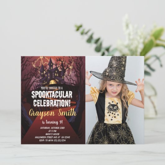 Spooktacular Halloween Anniversaire Invitations ph (Debout devant)
