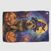Spooky Airedale Halloween Witch and Pumpkin Golfhanddoek (Horizontaal)