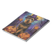 Spooky Airedale Halloween Witch and Pumpkin Notitieblok (Gedraaid)
