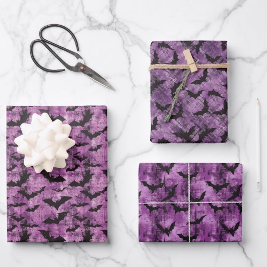 Spooky Black Bat Pattern op Grungy Paarse Inpakpapier Vel (Voorkant)