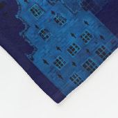 SPOOKY BLUE HALLOWEEN CITYSCAPE FLEECE DEKEN (Hoek)