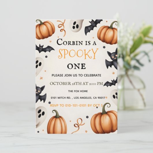 Spooky Cute Ghost & Bat Halloween Birthday Invitat Kaart (Staand voorkant)