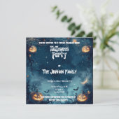Spooky Halloween-feest met gloeiende pompoenen en  Kaart (Staand voorkant)