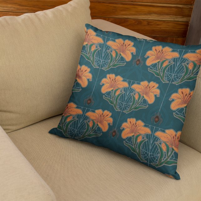 Spooky Halloween grillige  stijl Kussen (Spooky Halloween Whimsical  Throw Pillow. A vintage inspired design that is spooky and sophisticated)