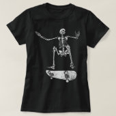 Spooky Halloween party - Skateboardskeleton co T-shirt (Design voorkant)