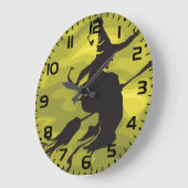 Spooky Halloween Witch Flying on Broomstick Grote Klok (Hoek)