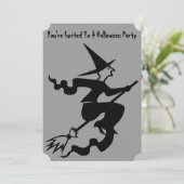 Spooky heks op vliegende bezemsteel leuk feestje u kaart (Staand voorkant)