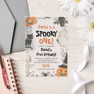 Spooky One Halloween Ghost 1e Verjaardag Vellum Uitnodigingen