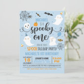 Spooky One verjaardagsuitnodiging - jongen (blauw) Kaart (Staand voorkant)