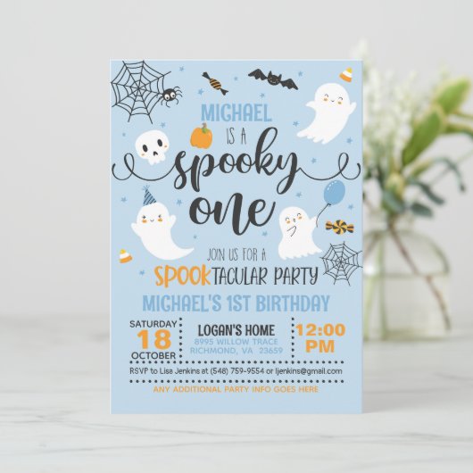 Spooky One verjaardagsuitnodiging - jongen (blauw) Kaart (Staand voorkant)