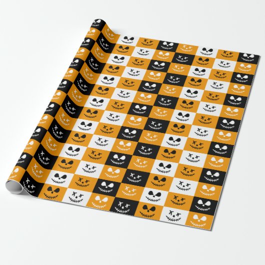 Spooky Stitch Face | Zwarte Oranje witte halloween Cadeaupapier (Uitgerold)