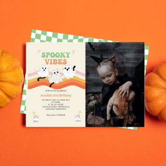Spooky Vibes Retro Halloween Ghost Verjaardagsfoto Kaart