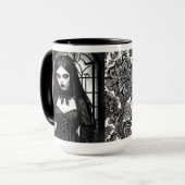 Spooky zwart en wit gotisch meisje mok (Voorkant links)