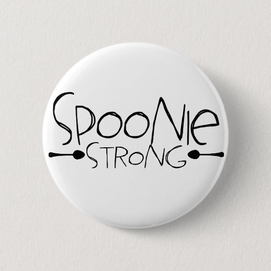 Spoonie Strong Pin Ronde Button 5,7 Cm (Voorkant)