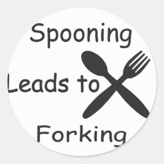 Spooning leidt tot forceren ronde sticker