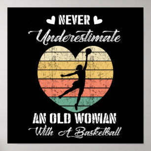 Sport Lover  Nooit een oude vrouw onderschatten Poster