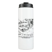 Sportauto's rijden op het platteland met hedgel