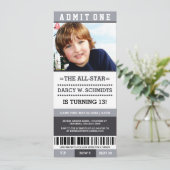 Sportticket verjaardagsfeestje uitnodigt kaart (Staand voorkant)