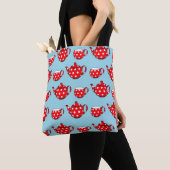 Spotty Red Teapot en Cups Blue Pattern Draagtas (Dichtbij)