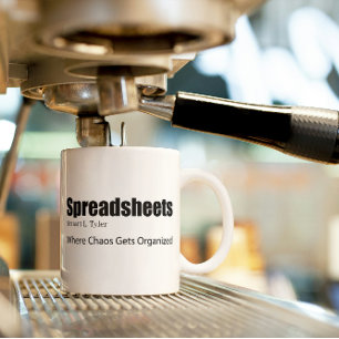 Spreadsheets waar chaos een georganiseerde account koffiemok