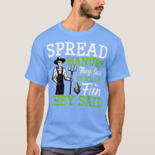 Spreid Mest ze uit als grappig boerenbedrijf. T-shirt