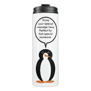 Sprekende mevrouw pinguïn in haar verjaardagspak, thermosbeker
