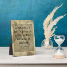 Spreuken 21:15 Recht doet de rechtvaardigen deugd