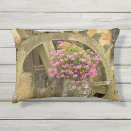 Spring Bouquet Accent Pillow Buitenkussen