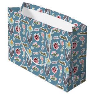 Spring Flowers and Ladybug Pattern Groot Cadeauzakje