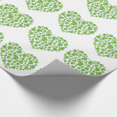 Spring Green Irish Shamrock Heart Cadeaupapier (Hoek)
