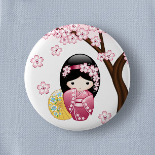 Spring Kokeshi Doll - Cute Japanese Geisha Girl Ronde Button 5,7 Cm