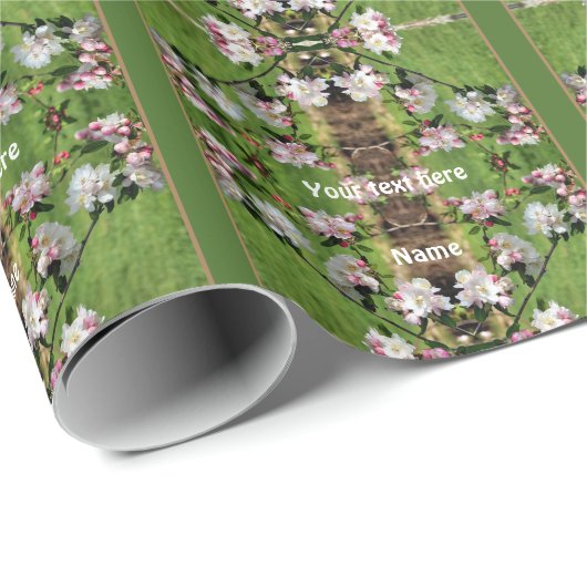 Spring roze en witte bloesems gepersonaliseerd cadeaupapier (Rol Hoek)