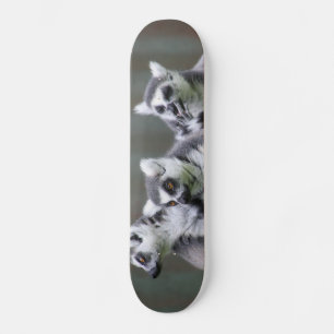 SPRINGENDE MAKIEN SKATEBOARD