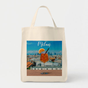 Spritz-cocktail op een tafel met uitzicht van Mila Tote Bag