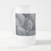 Sprong van mok met kool (Voorkant links)