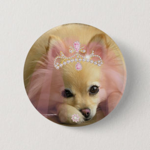 sprookjeshond met diamantkroon ronde button 5,7 cm