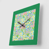 Square Wall Clock, Spring Primroses, Forest Green Vierkante Klok (Hoek)