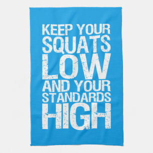 Squat Low - Bodybuilding Workout Motivatie Theedoek