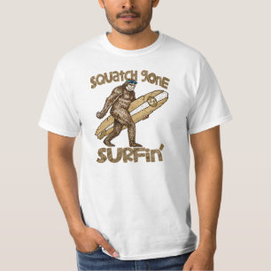 Squatchin ? Squatch allé surfer le T-shirt